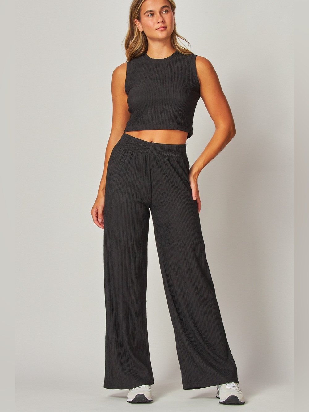 Two-piece loungewear set Black/Mauve crinkled textured